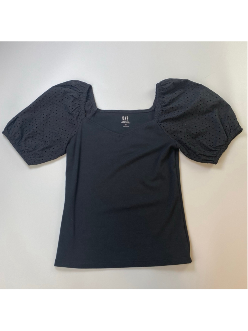 GAP T-Shirt Black Womens Medium Puff Sleeve Eyelet Whimsigoth Romantic Feminine